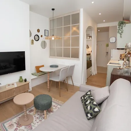 La Pendule Cosy A Deux Pas De La Apartment